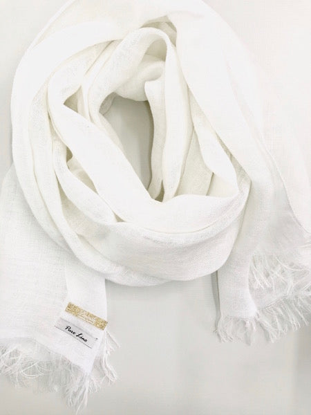 Linen hand-crafted white scarf